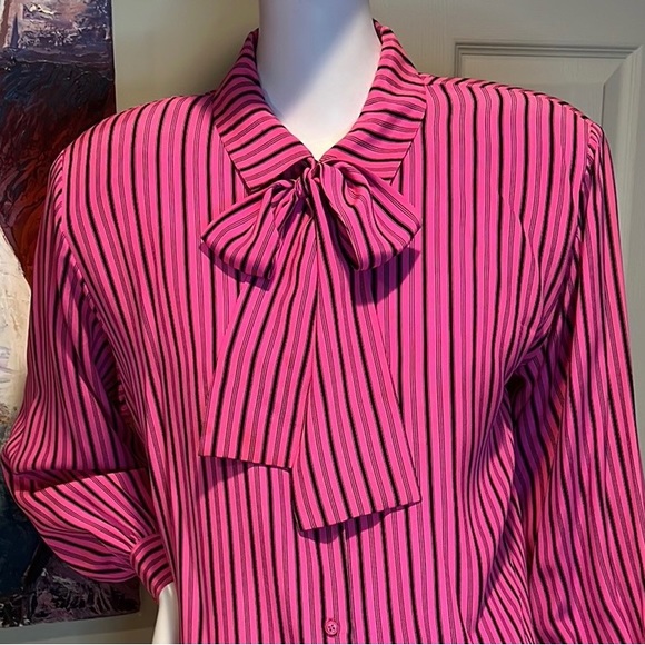 Vintage 80s Rino Rossi Barbie Hot Pink & Black Pinstripe Silk Blouse, Bow Tie - Picture 2 of 10